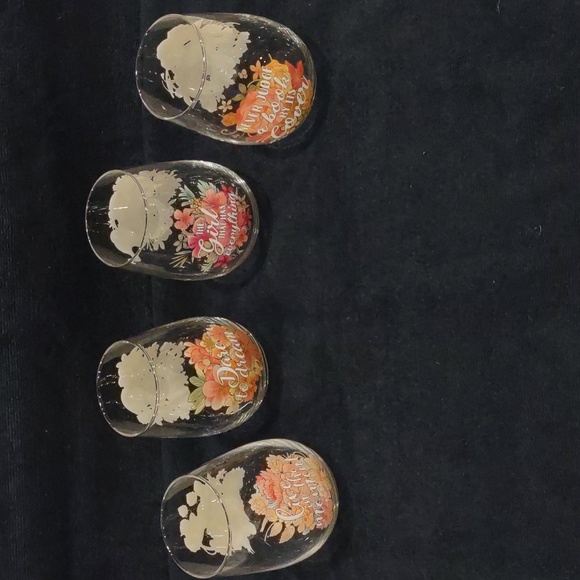 Set of 4 Disney Princess Stemless Wine Glasses - Picture 6 of 10